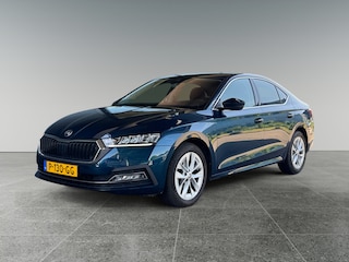 Skoda Octavia 1.0 e-TSI 110pk Business Edition Plus Wegklapbare trekhaak | Navigatie | Stoelverwarming