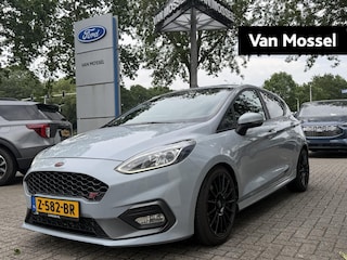 Ford Fiesta 1.5 EcoBoost ST-3 akrapovich + certificaat + parkeersensoren + recaro kuipstoelen + cruise + apple carplay android auto.+ o.z racing velgen