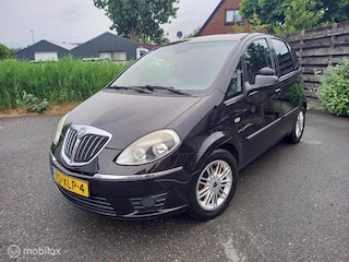 Lancia Musa 1.4-16V Platinum/ aangepaste optie invalide zie foto,s
