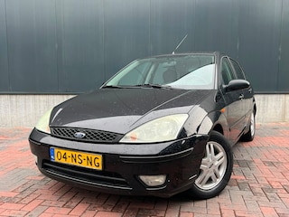 Ford Focus 1.6-16V Trend * 5-Deurs * Airco * Nieuw APK *