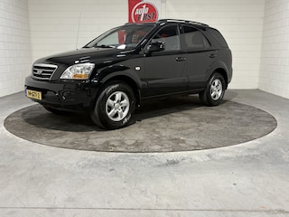 Kia Sorento 3.3 V6 Comfort Automaat, Youngtimer, 4x4, 2e eigenaar, Trekhaak, Airco, Lichtmetaal all season, Pioneer apple/androoid radio, Prijs incl. apk, beurt en 3 mnd garantie