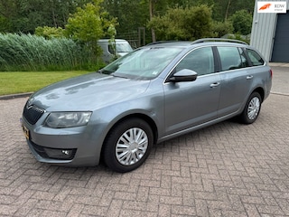 Skoda Octavia Combi 1.4 TSI Greentech Ambition/CLIMA/CRUISE/HALFLEDER/PARKEERHULP/TREKHAAK/BLUETOOTH