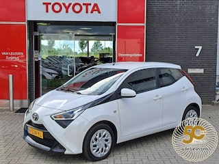 Toyota Aygo X-PLAY AIRCO ACHTERUITRIJCAERA APPLE CARPLAY / ANDROID AUTO