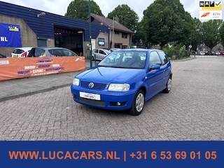 Volkswagen Polo 1.4-16V Trendline NIEUWE APK!