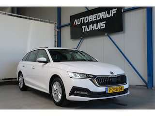 Skoda Octavia Combi 1.0 TSI Ambition - N.A.P. Airco, Cruise, Navi, PDC, Carplay, Virtual Display, Trekhaak.