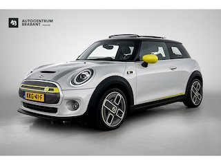 Mini Mini Essential 33 kWh (1e Eig, Dealer OnderH, Panorama, StoelV, Camera, Navi, Carplay, PDC, Cruise Con, Etc)