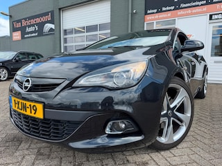 Opel Astra GTC 1.6 Turbo Sport met leer en parkeersensoren en navigatie en bluetooth en cruise controle en airco