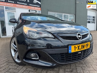 Opel Astra GTC 1.6 Turbo Sport met leer en parkeersensoren en navigatie en bluetooth en cruise controle en airco
