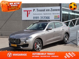 Maserati Levante 3.0 V6 S AWD Panoramadak! Nederlandse auto/Achteruitrijcamera/Harman kardon/Elektrisch verstelbare stoelen/Stoelverwarming/Stuurverwarming/Luchtvering met actieve hoogteregeling/DAB/Navigatie/Dodehoeksdetectie