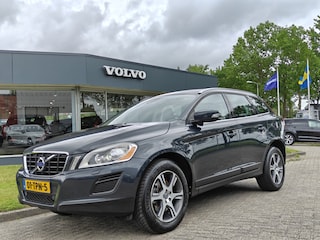 Volvo XC60 T5 240PK Automaat Summum | BLIS | Trekhaak | Parkeersensoren Achter | 18''