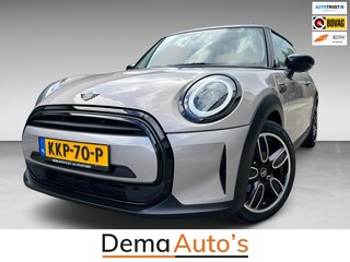 Mini Cooper 3-Deurs 1.5 Camden Edition 136PK 17''DAB/ NAVI/CRUISE/ECC/PDC/CARPLAY/SPORTSTOELEN///