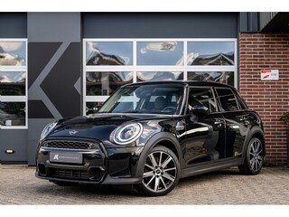 Mini Mini 5-Deurs Classic Trim | Sportstoel | Camera | Stoel/Stuurverw. | Comfort Access | Navi | 17' Inch