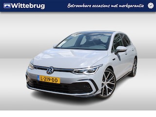 Volkswagen Golf 1.5 eTSI 150pk R-Line DSG Automaat / Navigatie / LED Matrix / Camera / LM 17 inch / Park Assist / Keyless