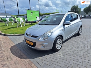 Hyundai i20 1.4i DynamicVersion / NIEUWSTAAT / Nieuwe APK