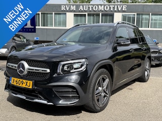 Mercedes-Benz GLB 200 Business Solution AMG PANORAMADAK | SFEERVERLICHTING | ELEKTRISCHE TREKHAAK | CAMERA | STOELVERWARMING | MERCEDES-DEALER ONDERHOUDEN | MERCEDES GARANTIE T/M 05-2028
