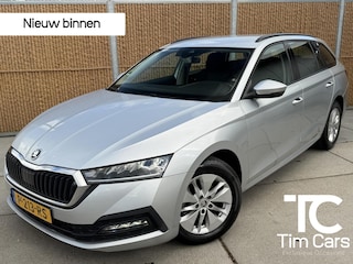 Skoda Octavia Combi 1.0 e-TSI Ambition Automaat | LED verlichting | Climate control | Cruise control | Apple CarPlay/Android Auto | Navigatiesysteem | DAB ontvanger | Digitale cockpit | Parkeersensoren achter
