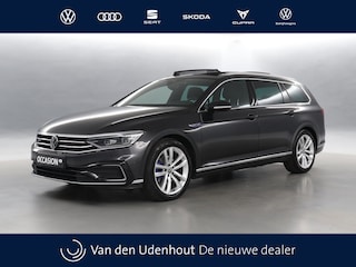 Volkswagen Passat Variant GTE 1.4 TSI eHybrid 218pk DSG PHEV Business | Trekhaak | Panorama | Navigatie | Stoelverw.