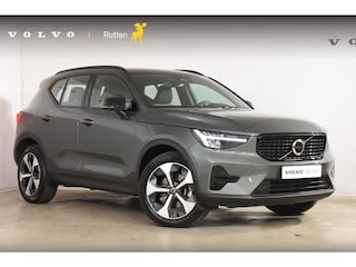 Volvo XC40 B4 211PK Automaat Plus Dark / Adaptive Cruise Control / Harman Kardon / Stuur- & Stoelverwarming / Elektrische achterklep / Achteruitrijcamera / Elektrische stoelverst. met geheugen / Trekhaak elektrisch inklapbaar