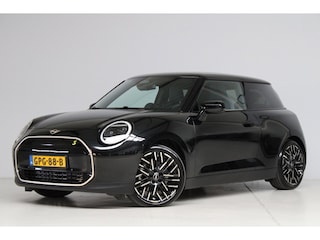 Mini Mini Cooper SE Favoured M 54.2 kWh | panoramadak | head-up | jcw seats | achteruitrijcamera | keyless entry