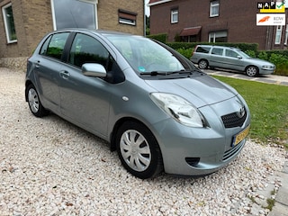 Toyota Yaris 1.3 VVTi Sol Airco/Nieuwe APK.