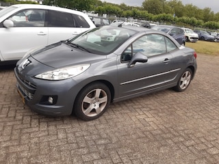 Peugeot 207 CC 1.6 VTi Premiere zeer lage km stand , 1e eigenaar meer fotos volgen