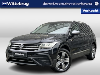 Volkswagen Tiguan 1.5 TSI Life Business / 7 Persoons / Digitale Cockpit / Trekhaak / Achteruitrijcamera / Parkeersensoren V + A  /  Achterklep elektrisch / Lane Assist