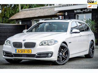 BMW 5-serie Touring 528i High Executive Panoramadak I Soft Close I Adaptive Cruise I Hifi I Head Up I Mineralweiss I NL Auto I NAP