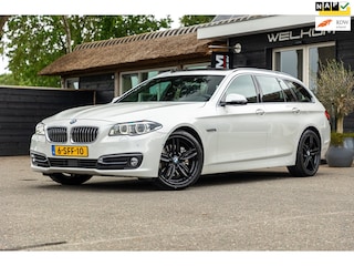 BMW 5-serie Touring 528i High Executive Panoramadak I Soft Close I Adaptive Cruise I Hifi I Head Up I Mineralweiss I NL Auto I NAP