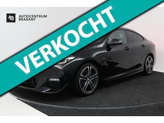 BMW 218i High Executive Edition (SFEERVERLICHTING, STOELVERWARMING, CAMERA, DEALER ONDERHOUDEN)