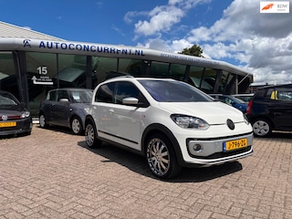 Volkswagen Up 1.0 cross up! BlueMotion, Carplay, 17"wielen, Super sound systeem.
