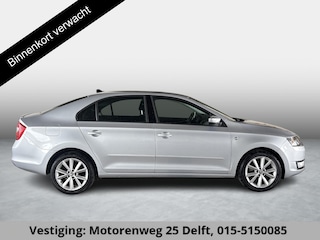 Skoda Rapid 1.4 TSI AUTOMAAT 120 PK ELEGANCE 100% ONDERHOUDEN NAVIGATIE. STOELVERWARMING.