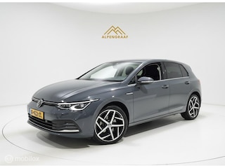 Volkswagen Golf 1.5 eTSI Style 150PK Head-up|ACC|Camera|Sfeerverlichting|IQ Light|Dynamische Knipperlichten|Carplay|