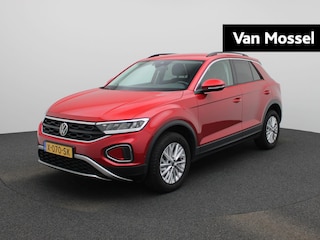 Volkswagen T-Roc 1.5 TSI Life 150 PK| Origineel Nederlands | 1e Eigenaar | Dealeronderhouden | Trekhaak | Navigatie | Dodehoek Detectie |Digitale Cockpit Pro | Parkeersensoren
