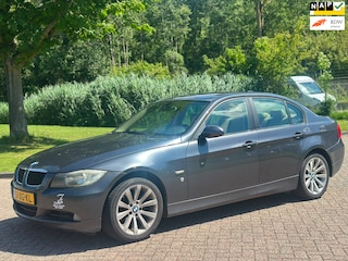 BMW 320i High Executive/AIRCO/CRUISE/LEDER/NAVI PARKEERSENS ACHTER