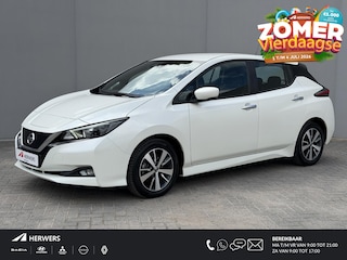 Nissan Leaf Acenta 40 kWh / Dealer Onderhouden / Navigatie via Apple Carplay & Android Auto / Camera / Adaptieve Cruise / Stoelverwarming / Dodehoek Detectie /