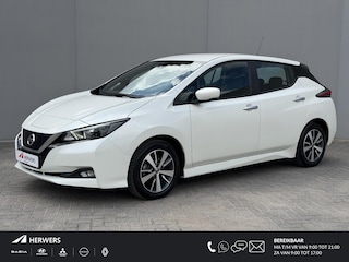 Nissan Leaf Acenta 40 kWh / Dealer Onderhouden / Navigatie via Apple Carplay & Android Auto / Camera / Adaptieve Cruise / Stoelverwarming / Dodehoek Detectie /