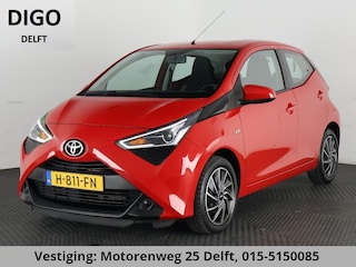 Toyota Aygo 1.0 VVT-i X-PLAY CARPLAY NAVI GARANTIE 2030* . CAMERA . DEALER ONDERHOUDEN . APPLE CARPLAY & ANDROID AUTO
