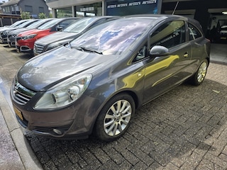 Opel Corsa 1.4-16V Cosmo | 12MND GARANTIE | AIRCO | ELEC RAMEN | LMV | NW APK |