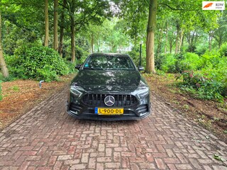 Mercedes-Benz AMG 35 4MATIC Edition 1