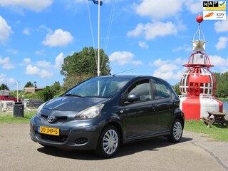 Toyota Aygo 1.0-12V *Rijdt goed ! *Airco !
