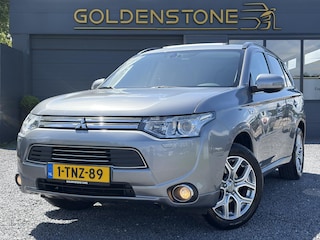 Mitsubishi Outlander 2.0 PHEV instyle 2e Eigenaar,Dealer Onderhouden,Afn.Trekhaak,Schuifdak,Camera,Navi,Leder,Keyless,Lm velgen,N.A.P,Apk tot 05-2027