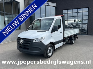 Mercedes-Benz Sprinter 320 L2 Select 81kWh / Snel laden 115kw / Open laadbak / Trekhaak / Distronic / MBUX / Smartphone-intergratie / Camera