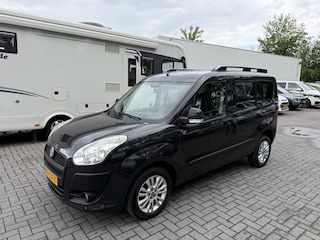 Fiat Doblò 1.4 T-Jet 120pk Emotion Rolstoelauto 3+1 - Bodemverlaging - Luxe uitvoering - Rolstoelvervoer