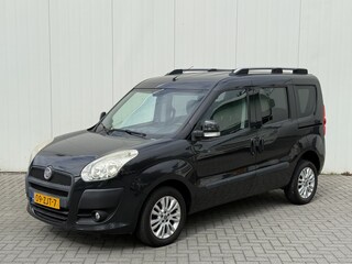 Fiat Doblò 1.4 T-Jet 120pk Emotion Rolstoelauto 3+1 - Bodemverlaging - Luxe uitvoering - Rolstoelvervoer