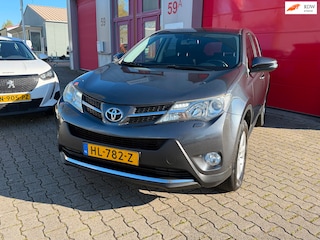 Toyota RAV4 2.0D Dynamic, Trekhaak, stoelverwarming, camera, etc