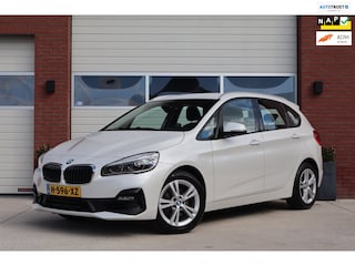 BMW 2-serie Tourer 218i Executive Edition - Lederen bekleding - Sportstoelen - Trekhaak - Head up display - NL Auto