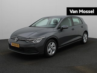 Volkswagen Golf 1.5 TSI Life 131 PK | Stoelverwarming | Stuurwielverwarming | Parkeersensoren | Apple CarPlay | Android auto | Adaptive Cruise Control | Climate Control | Digital cockpit | LED | 16'' lichtmetalen velgen |