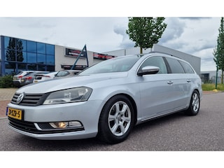 Volkswagen Passat Variant 1.4 TSI Highline BlueMotion AUT NAVI PSENSOR CRUISE 2 X SLEUTELS
