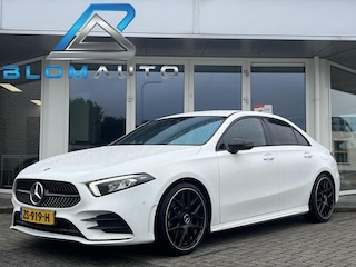Mercedes-Benz A-klasse 200 AMG CARPLAY+EL TREKHAAK 19INCHNL AUTO