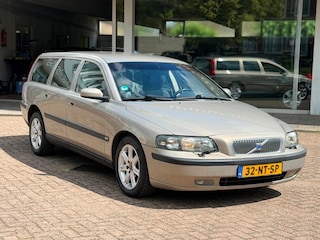 Volvo V70 2.4 Edition I Automaat|Trekhaak|4 Nieuwe Alll Season banden